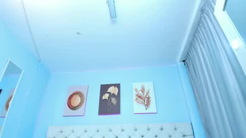 Snapshot of antonella_hotkiss chatting on 02-13-25, 03:39 Antonella online show from 02-13-25, 03:39