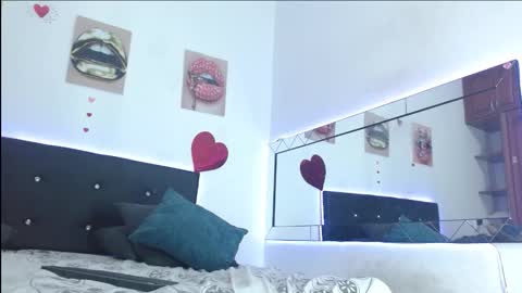 Snapshot of antonella_pink2 chatting on 12-21-25, 01:51 antonella online show from 12-21-25, 01:51