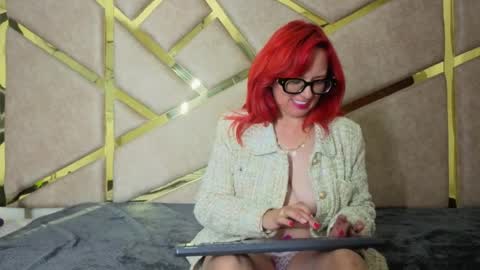 Snapshot of antonella_santorini chatting on 05-27-26, 01:57 online show from 05-27-26, 01:57