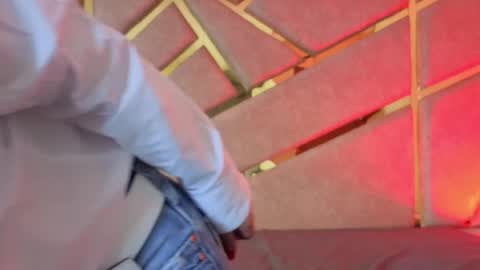 Snapshot of antonella_santorini chatting on 06-03-26, 06:57 online show from 06-03-26, 06:57