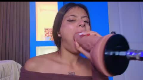 Snapshot of antonellagarcia0 chatting on 06-23-26, 03:15 Antonella online show from 06-23-26, 03:15