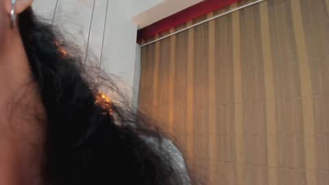 AntonellaHall  online show from 02-04-25, 12:11