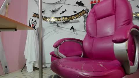 ANTONELLA online show from 10-19-25, 11:05