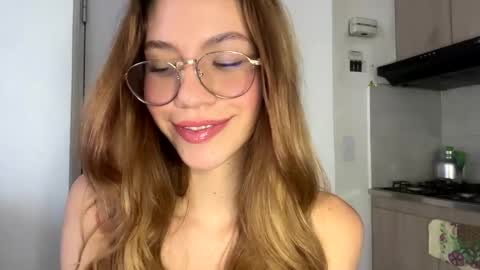 Snapshot of antonellarossii_ chatting on 02-08-25, 04:25 Antonella online show from 02-08-25, 04:25