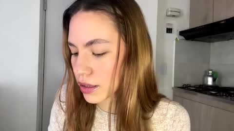 Snapshot of antonellarossii_ chatting on 02-10-25, 01:01 Antonella online show from 02-10-25, 01:01