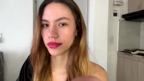 Snapshot of antonellarossii_ chatting on 02-12-25, 04:22 Antonella online show from 02-12-25, 04:22