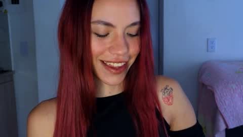 Snapshot of antonellarossii_ chatting on 03-12-25, 02:01 Antonella online show from 03-12-25, 02:01