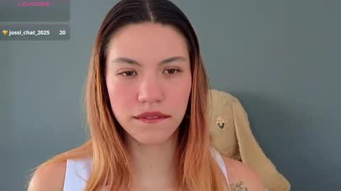 Snapshot of antonellarossii_ chatting on 11-21-25, 01:43 Antonella online show from 11-21-25, 01:43