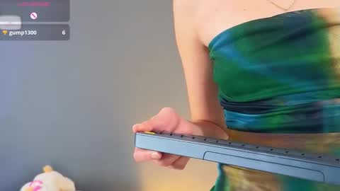 Snapshot of antonellarossii_ chatting on 11-29-25, 01:58 Antonella online show from 11-29-25, 01:58