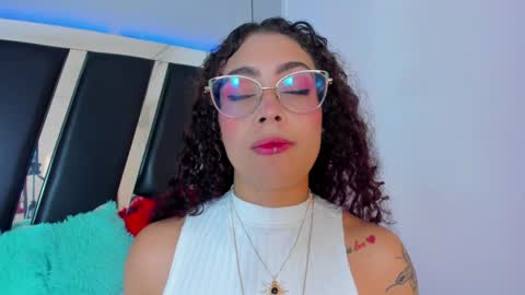 A N T O N E L L E  online show from 02-04-25, 11:38