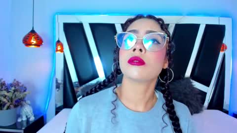 A N T O N E L L E  online show from 02-22-25, 11:35