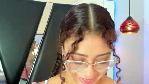 A N T O N E L L E  online show from 03-05-25, 11:38