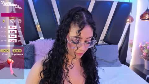 A N T O N E L L E  online show from 10-14-25, 10:49