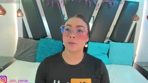 A N T O N E L L E  online show from 05-16-26, 11:31