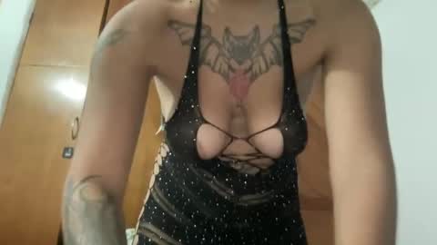 Snapshot of antoniabloom chatting on 01-23-25, 10:01 Antonia online show from 01-23-25, 10:01