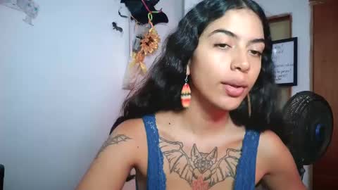 Snapshot of antoniabloom chatting on 09-13-25, 07:57 Antonia online show from 09-13-25, 07:57