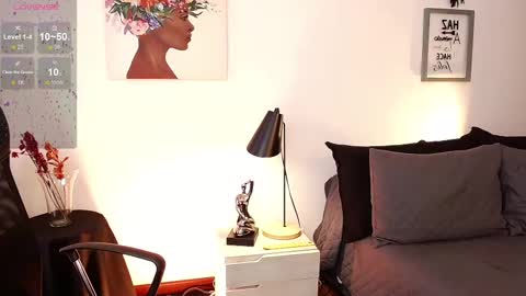 Snapshot of antoniavillamizar chatting on 02-17-25, 01:21 Anto online show from 02-17-25, 01:21