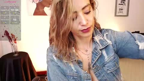 Snapshot of antoniavillamizar chatting on 02-21-25, 04:26 Anto online show from 02-21-25, 04:26