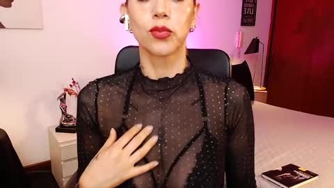 Snapshot of antoniavillamizar chatting on 10-11-25, 10:25 Anto online show from 10-11-25, 10:25