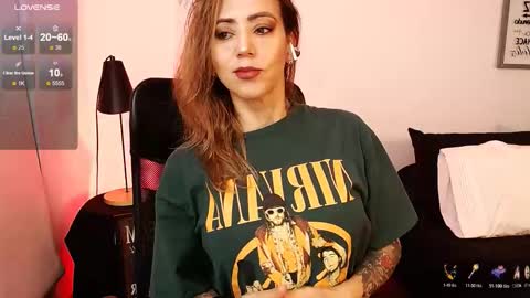 Snapshot of antoniavillamizar chatting on 11-16-25, 10:32 Anto online show from 11-16-25, 10:32