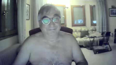 Snapshot of antonio2605 chatting on 09-09-25, 07:02 Antonio online show from 09-09-25, 07:02