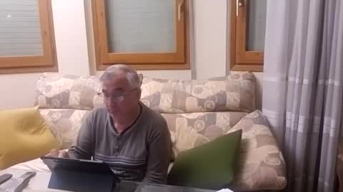 Antonio online show from 10-24-25, 07:32