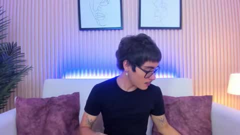 Snapshot of antonio_rowan chatting on 12-02-25, 06:58 Antonio online show from 12-02-25, 06:58