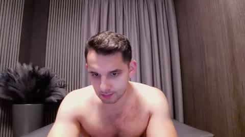 HI My name is Antonio online show from 12-16-25, 08:03