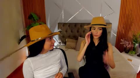 Snapshot of antonnellae chatting on 10-22-25, 05:30 Antonella online show from 10-22-25, 05:30