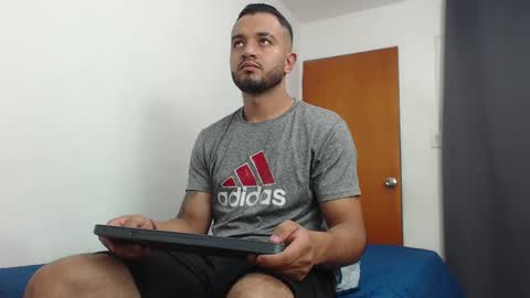 Snapshot of antony_smithh chatting on 02-05-25, 02:40 antony_smithh online show from 02-05-25, 02:40