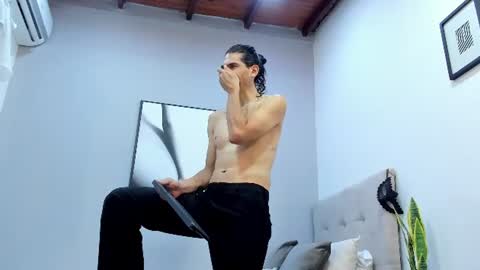 Antony Stone online show from 06-24-26, 12:59