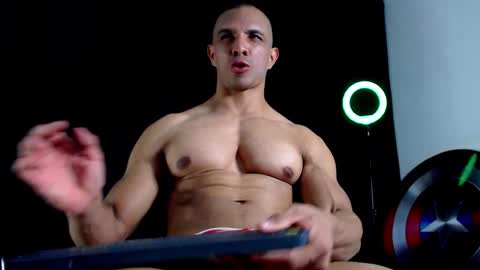 Instagram miguelangel1802  online show from 09-25-25, 05:11