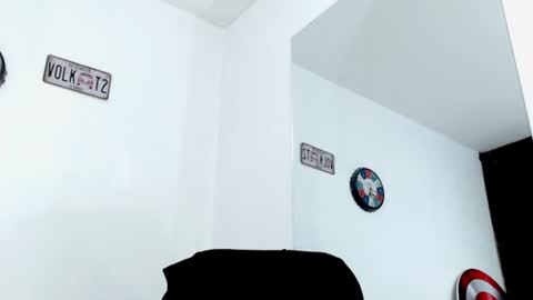 Snapshot of antonywebb94 chatting on 07-21-26, 12:02 Instagram miguelangel1802 online show from 07-21-26, 12:02