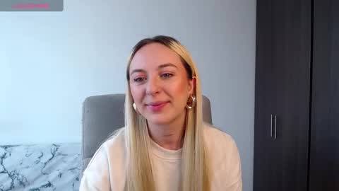 Snapshot of anttoniia chatting on 02-12-25, 04:33 Antonia online show from 02-12-25, 04:33