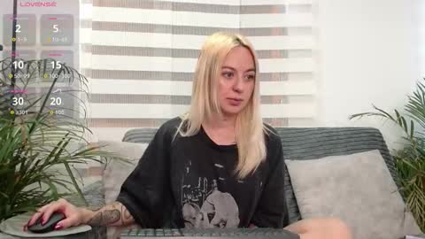 Snapshot of anttoniia chatting on 03-02-26, 12:23 Antonia online show from 03-02-26, 12:23