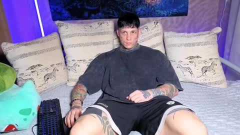 Snapshot of anubisgod88 chatting on 11-15-25, 06:11 Tom online show from 11-15-25, 06:11