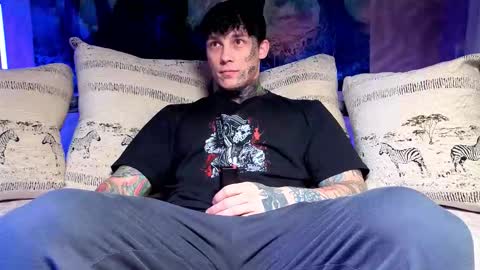 Snapshot of anubisgod88 chatting on 01-07-26, 06:16 Tom online show from 01-07-26, 06:16