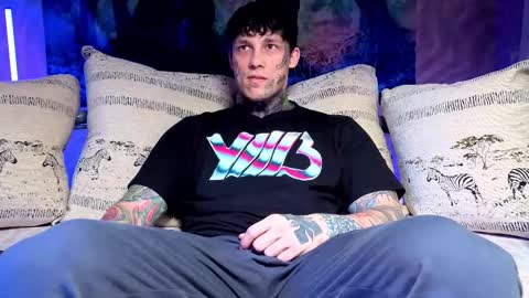 Snapshot of anubisgod88 chatting on 01-08-26, 06:05 Tom online show from 01-08-26, 06:05