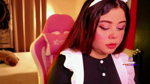   Independent model  online show from 10-18-25, 11:05