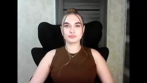 Snapshot of anyasmack chatting on 12-13-25, 10:37 AnyaSmack online show from 12-13-25, 10:37