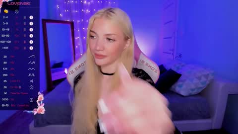 Anya online show from 10-25-25, 02:19