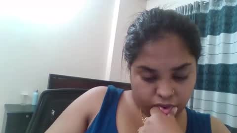 Snapshot of anydanyg chatting on 10-01-25, 05:52 anydanyg online show from 10-01-25, 05:52