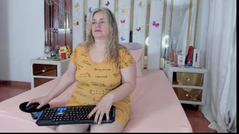 Anyela  online show from 01-13-26, 02:39