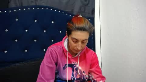 Snapshot of anyu_1306 chatting on 01-12-25, 08:14 anyu online show from 01-12-25, 08:14