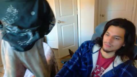 Snapshot of apachewithawebcam chatting on 12-22-25, 09:23 ApacheWithWebcam online show from 12-22-25, 09:23