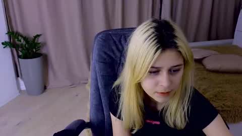 ApheliaStar online show from 11-26-25, 03:46