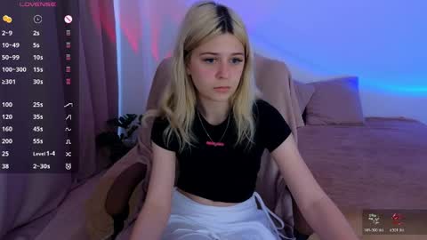 Snapshot of apheliastar chatting on 04-23-26, 03:25 ApheliaStar online show from 04-23-26, 03:25
