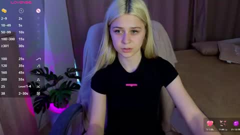 Snapshot of apheliastar chatting on 06-08-26, 03:12 ApheliaStar online show from 06-08-26, 03:12