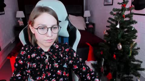 Snapshot of aphexqueen chatting on 12-03-24, 04:17 APHEX QUEEN online show from 12-03-24, 04:17