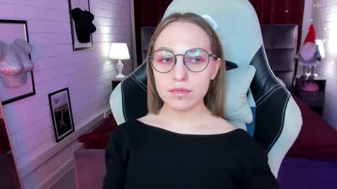 Snapshot of aphexqueen chatting on 02-05-25, 01:44 APHEX QUEEN online show from 02-05-25, 01:44